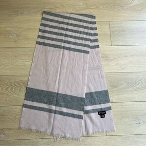 Bloomingdale’s 100% Cashmere pink grey Scarf